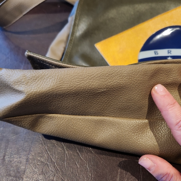 Brazilian Flag Messenger Bag - Picture 6 of 10